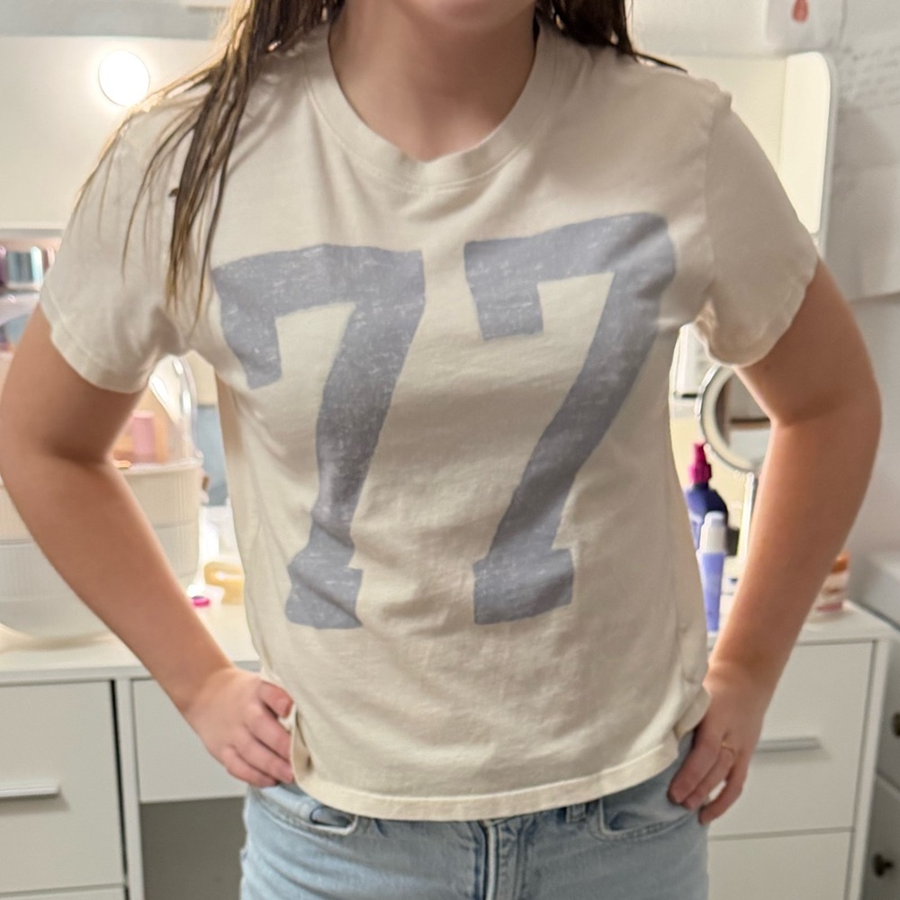 American Eagle Outfitters 77 top